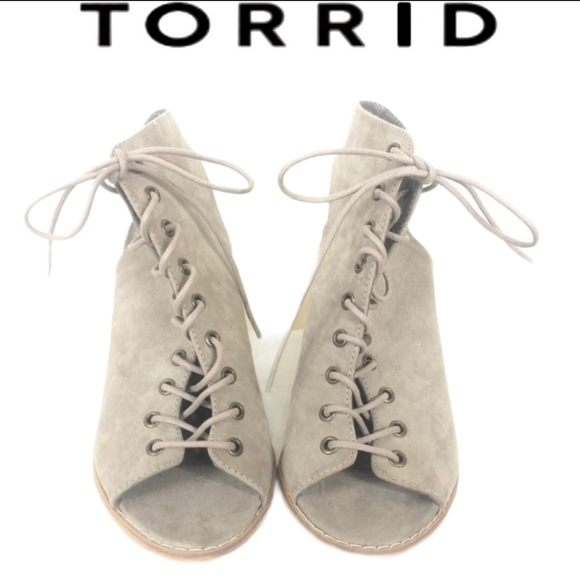 Torrid lace up cut open heel ankle boots size 9W - Picture 1 of 7